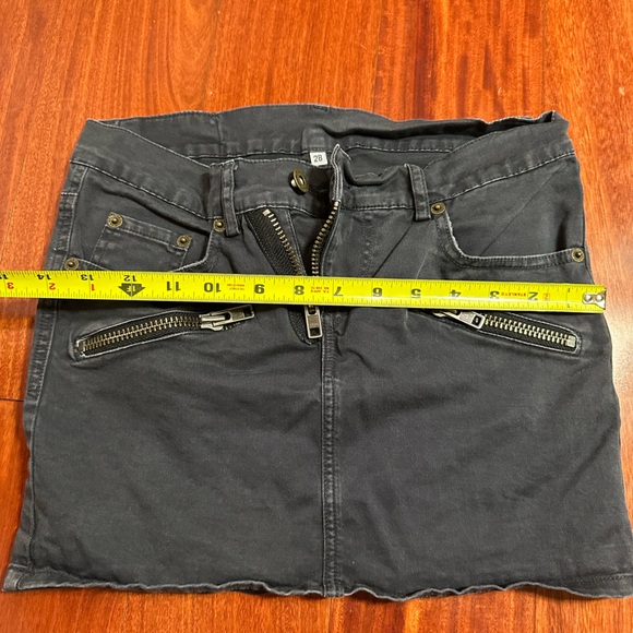 Denim mini skirt distressed XS - Picture 2 of 8